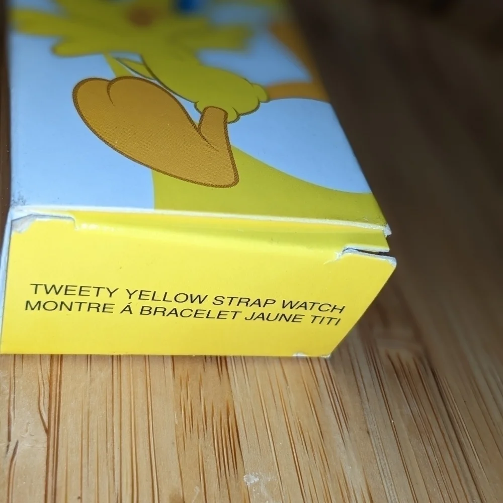 Yellow & Silver Tweety Bird Collectors Avon Watch 2007 NIB